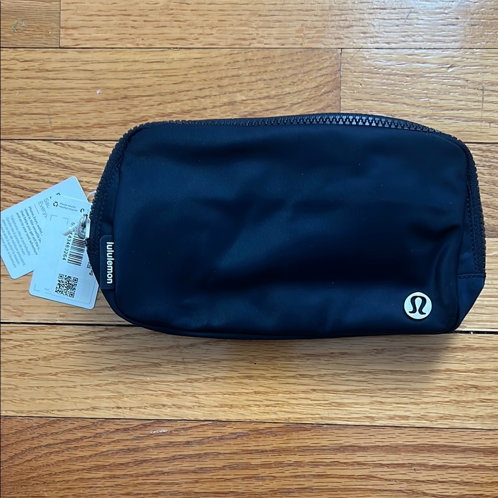 Lululemon Athletica Navy Blue Belt Bag
